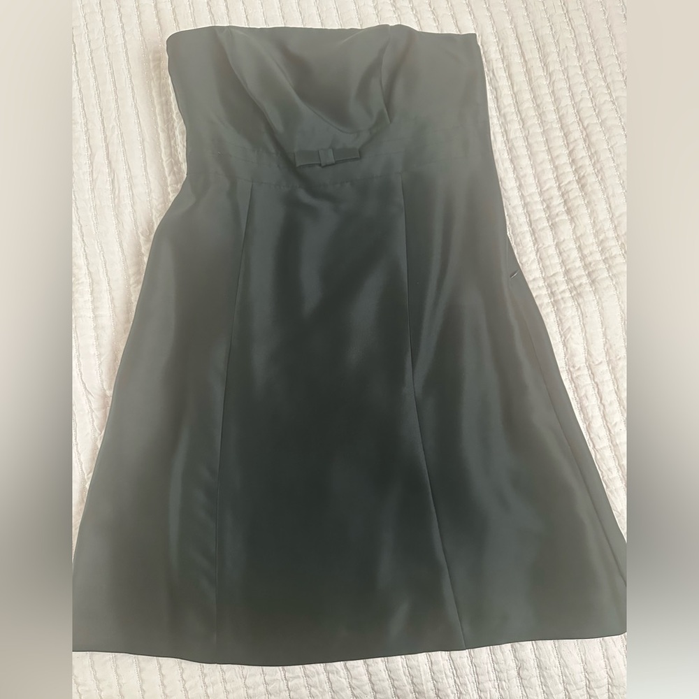 Black, strapless dress